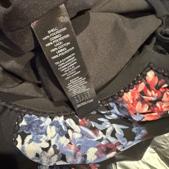 EASTER SALE! White House Black Market Chiffon Dress, Size 6 - Picture 6 of 6